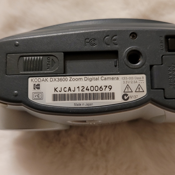 Vintage Kodak DX3600 Zoom Digital Camera 2.2 Megapixel - Picture 12 of 16